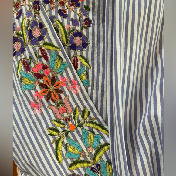 Anthropologie V Neck Wrap Look Long Sleeve Blouse XS Beautiful Embroidery - Picture 10 of 11